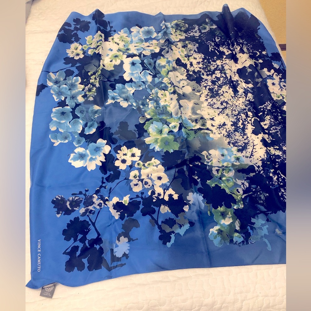 Women’s Vince Camuto Polyester Flower Print Scarf, Blue-White-Green